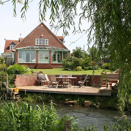 Bridge Cottage Bed And Breakfast Питерборо Екстериор снимка